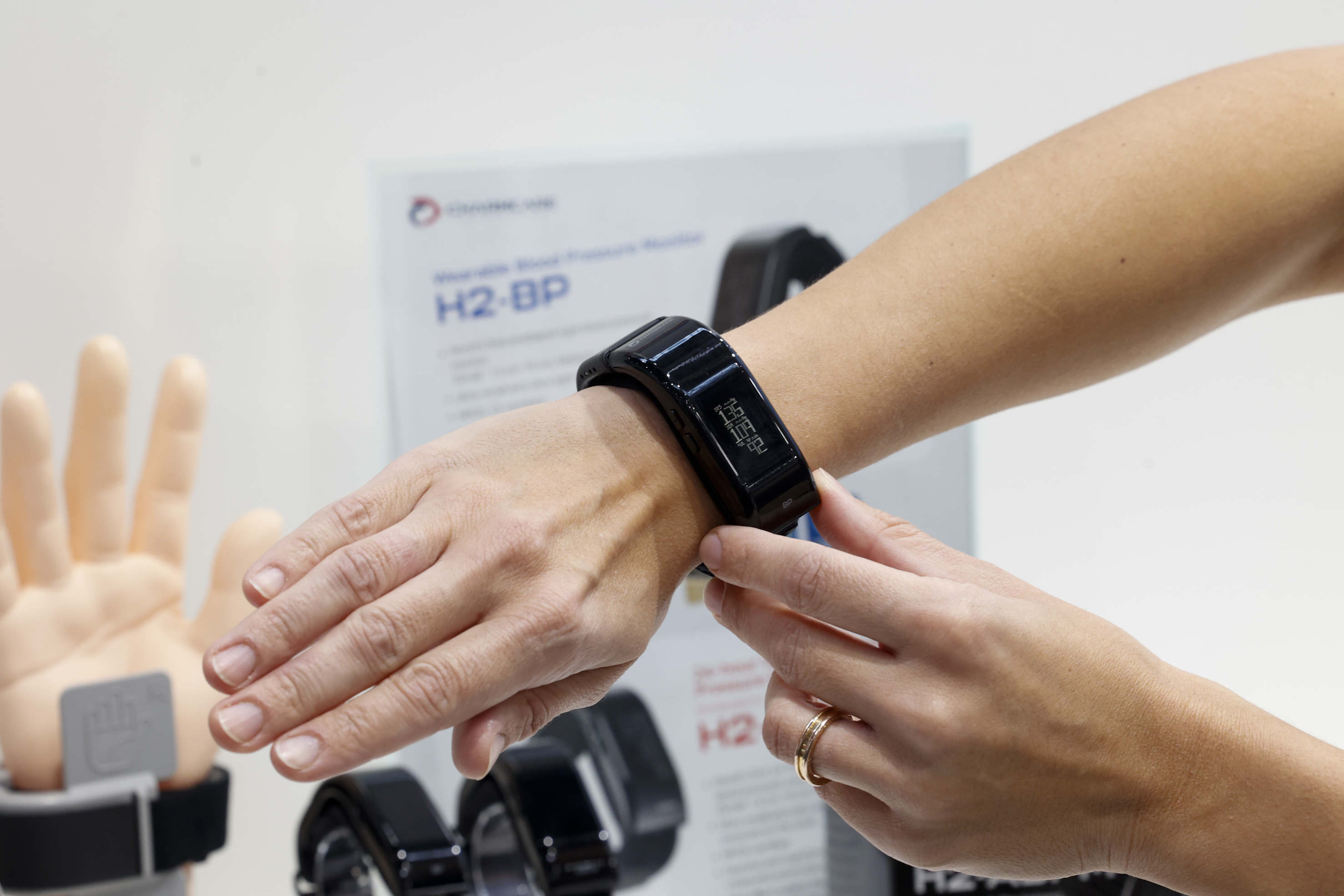 從 MEDICA 到 CES 看全球醫療產業走向　六大趨勢聚焦穿戴醫療與 AI 應用